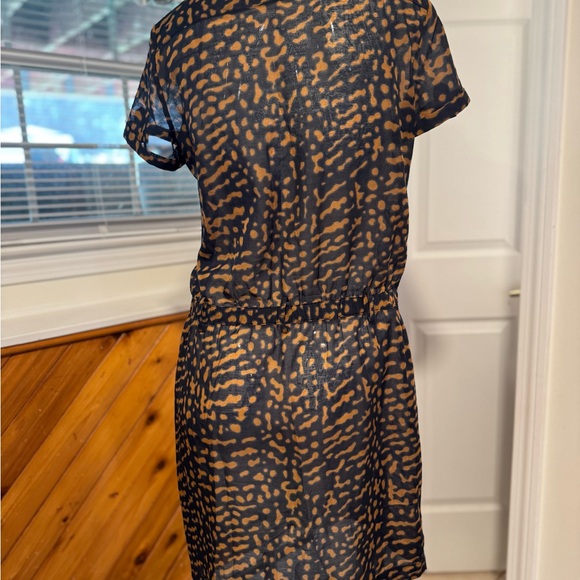 Stylish Blue Brown Women's Dress Size 6 with Silver Belt Very Lightweight - Picture 6 of 8